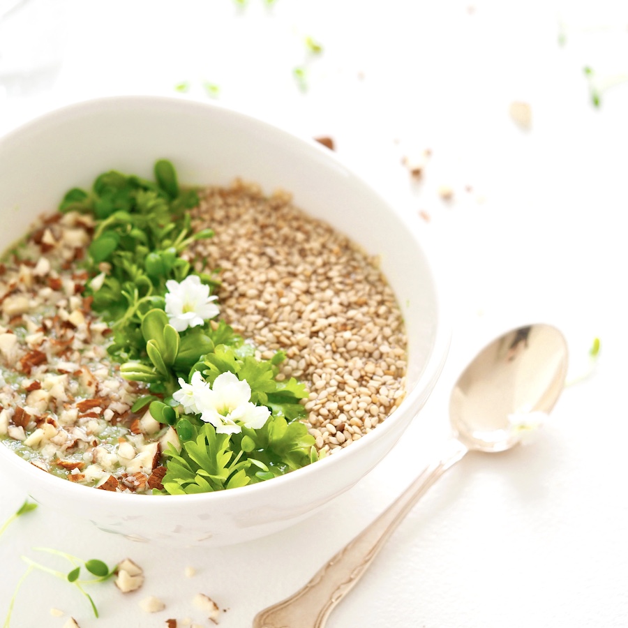 Pousses de tournesol dans les smoothies