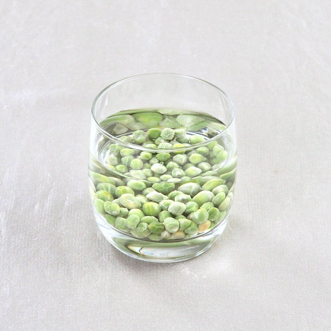 2 Soak Peas for Pea Shoots in water
